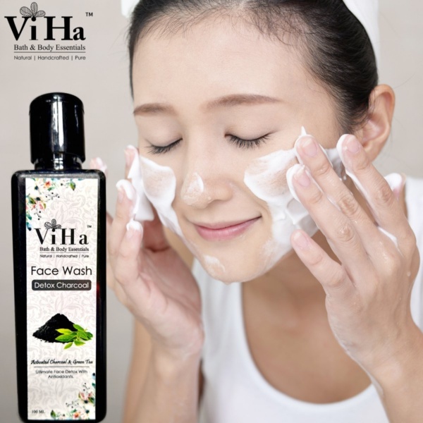 Detox Charcoal Face Wash - Image 2